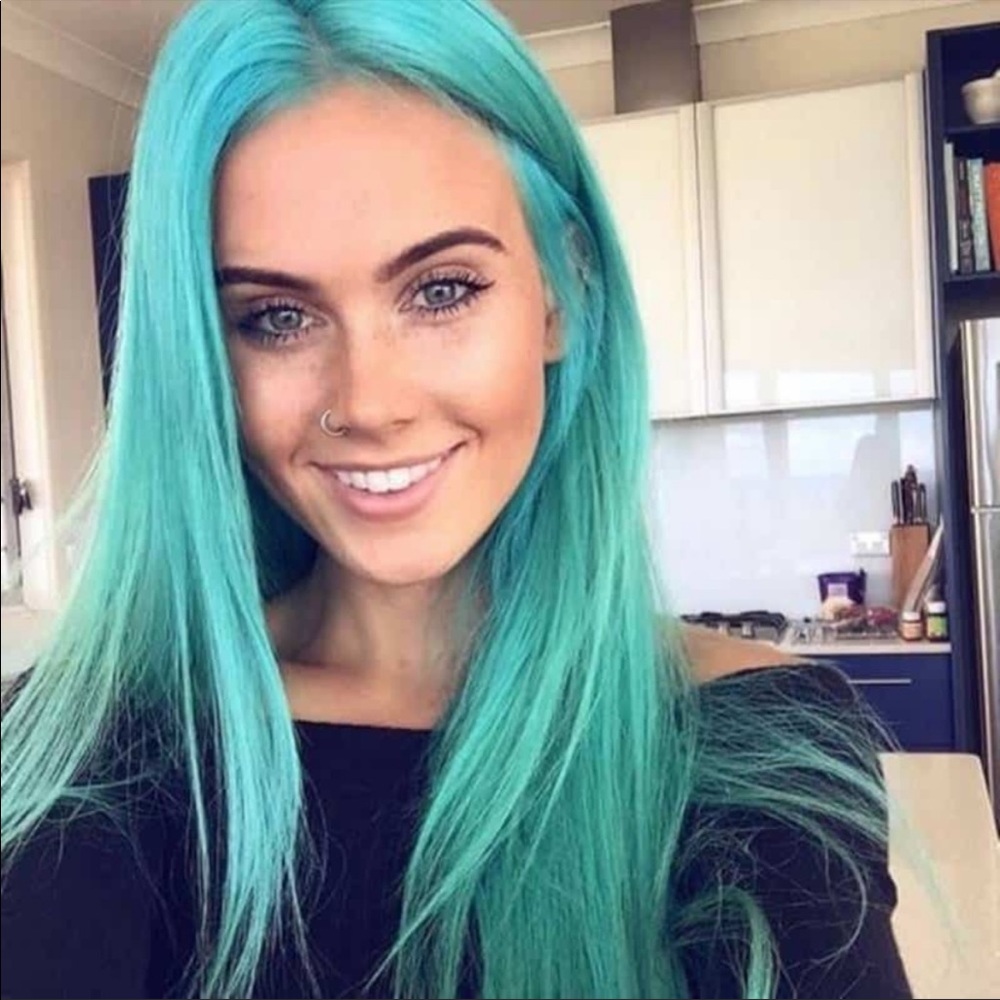- ♥️ 22” SEA GLASS BLUE STRAIGHT Lace Front Wig *NWT*💖